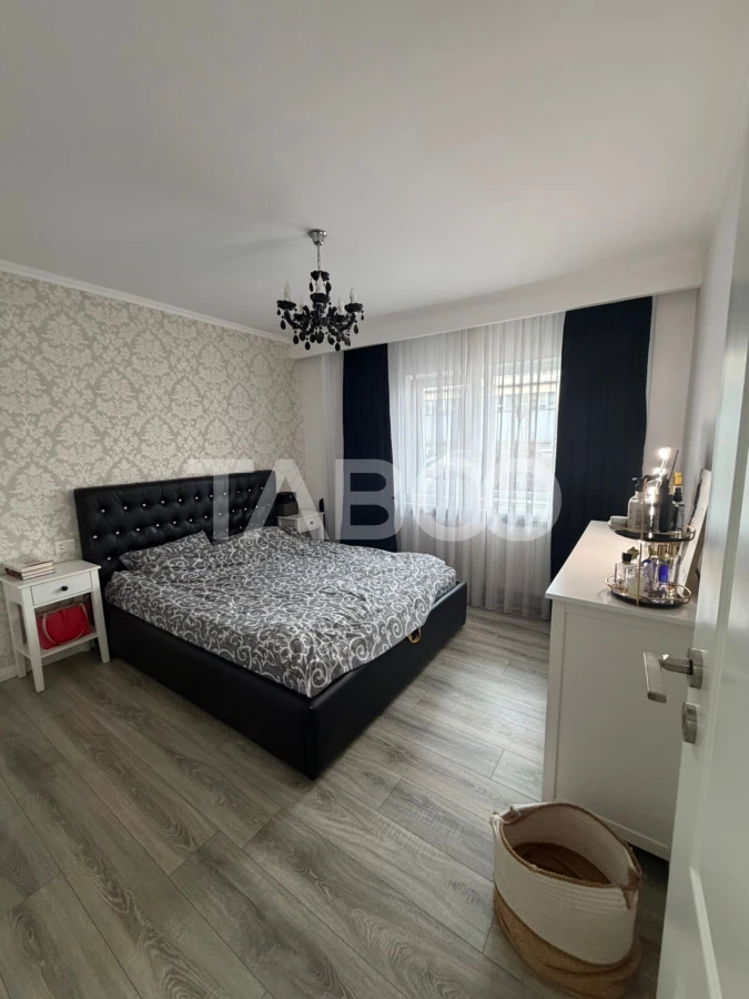 Apartament cu 3 camere decomandate de vanzare cartier Intre Lacuri - 1