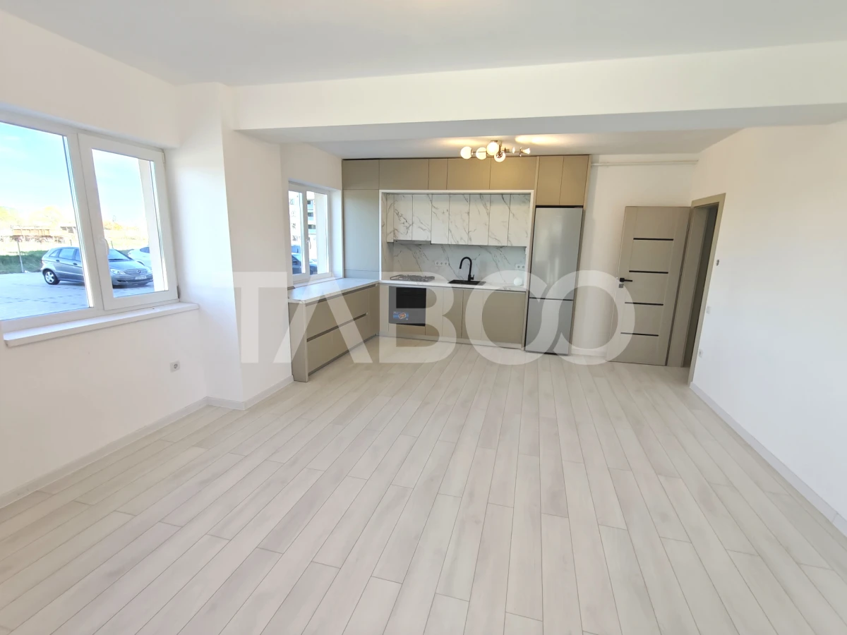 Apartament spatios 3 camere 2 bai 2 balcoane si parcare - COMISION 0 - 10