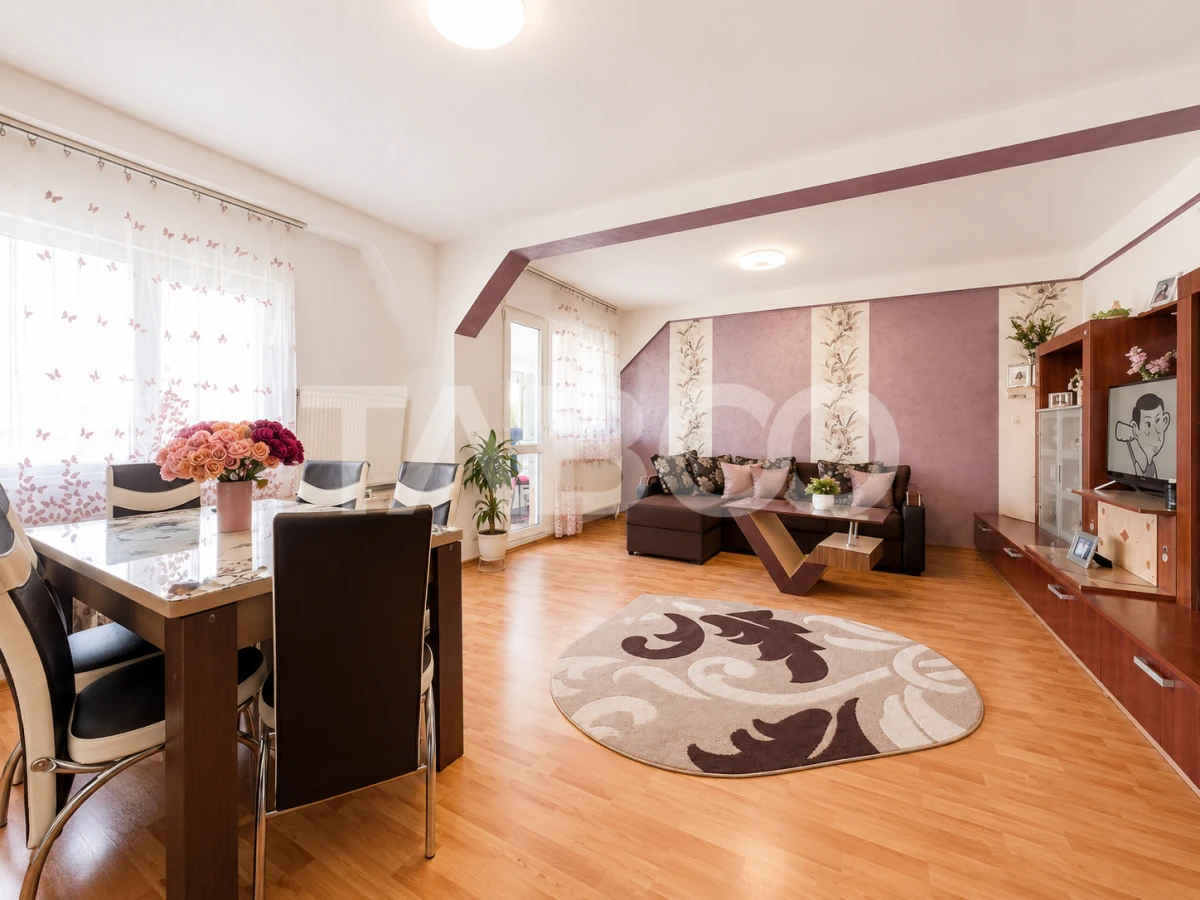 Apartament foarte spatios 3 camere balcon zona Cedonia intabulat - 1