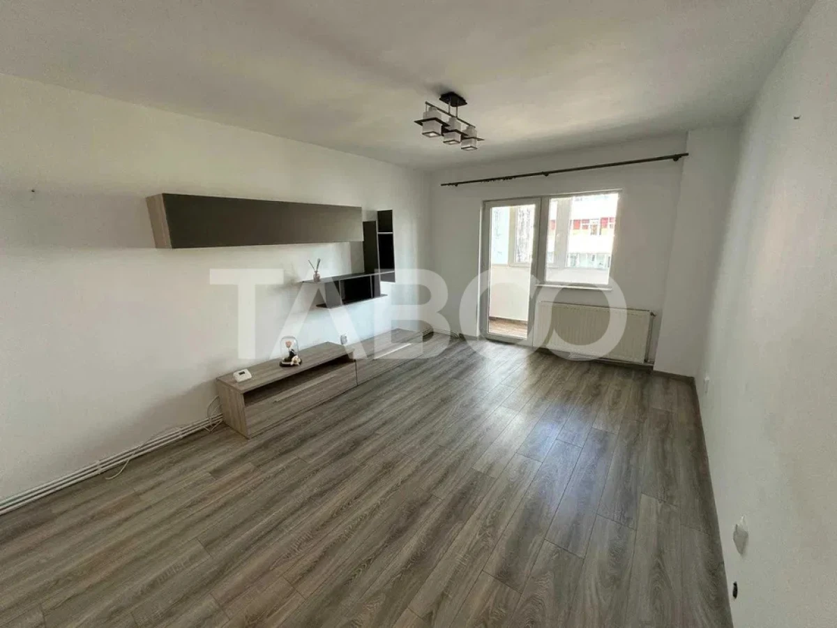 Apartament cu 3 camere de vanzare Manastur langa Piata Flora cu boxa - 1