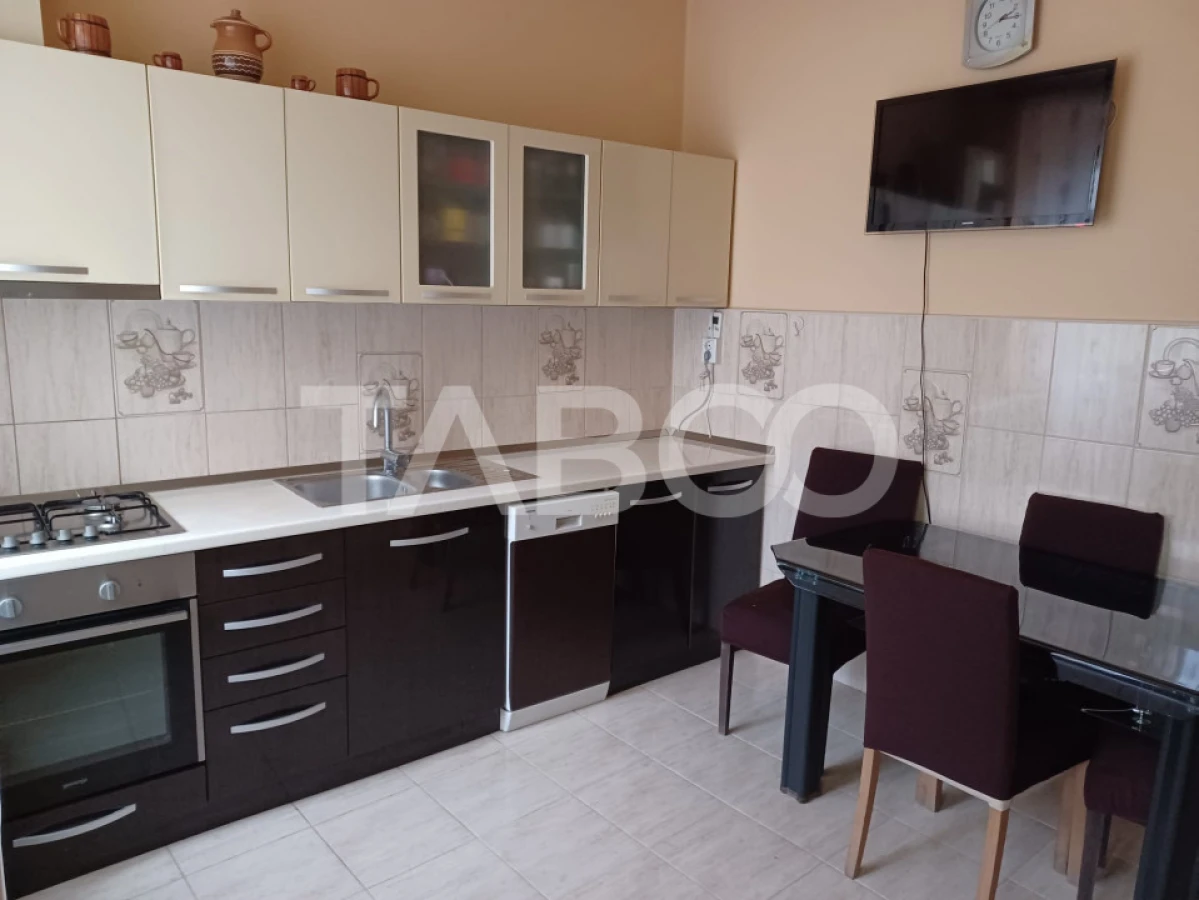 Apartament de vanzare la casa 3 camere terasa pivnita Orasul de Jos - 2