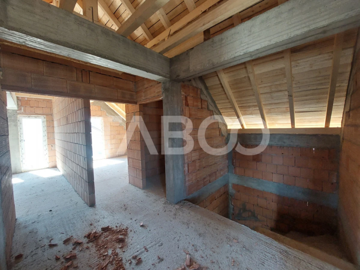 Casa de vanzare 147 mpu si 5 camere teren de 434 mp Cristian Sibiu - 9