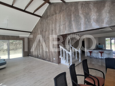 Casa de vanzare 405 mp utili 2 garaje 250 mp terase Slimnic Sibiu