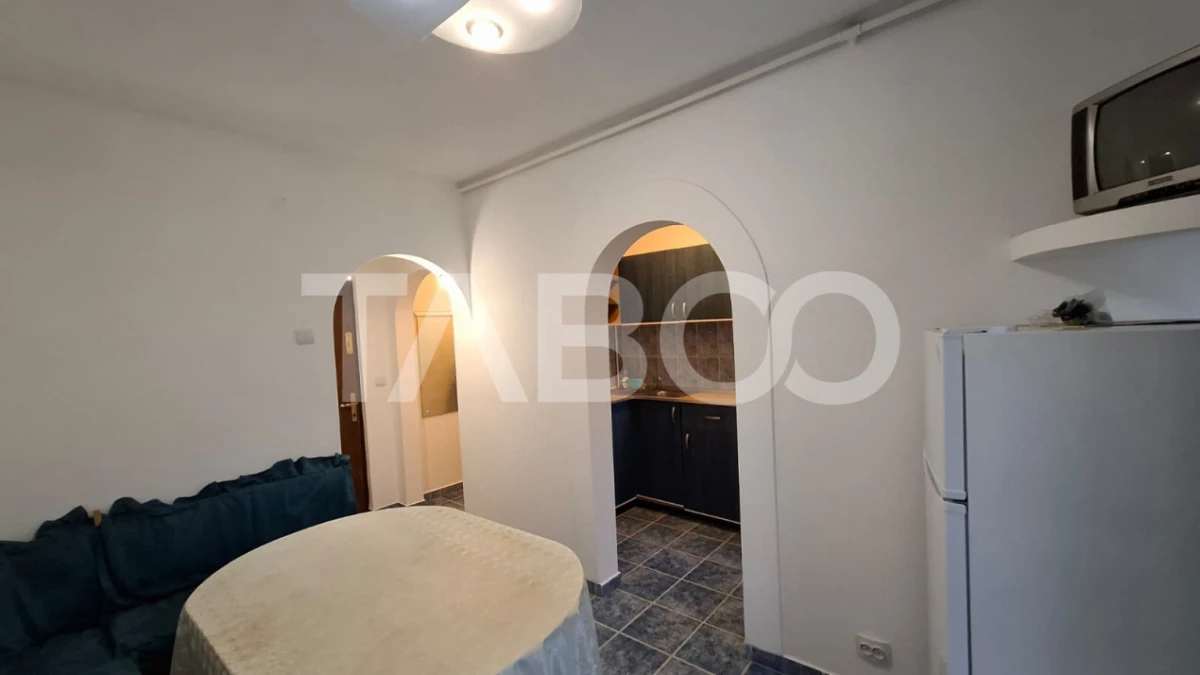 Apartament 3 camere de vanzare semidecomandat 45 mp zona Vasile Aaron - 9