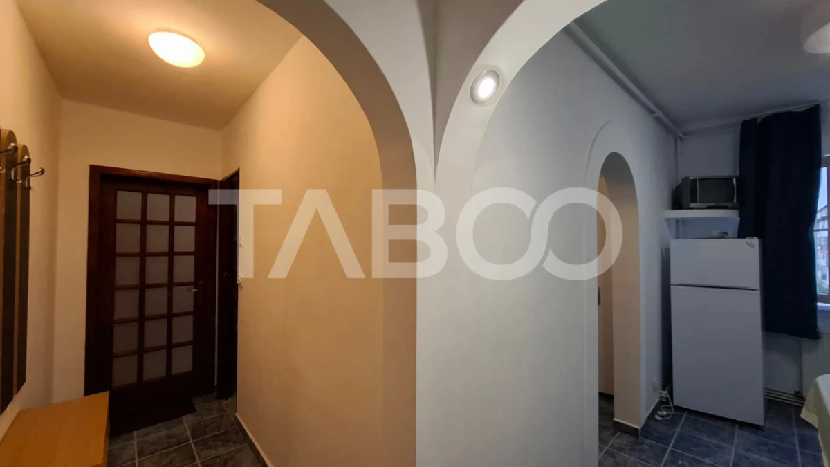 Apartament 3 camere de vanzare semidecomandat 45 mp zona Vasile Aaron - 3