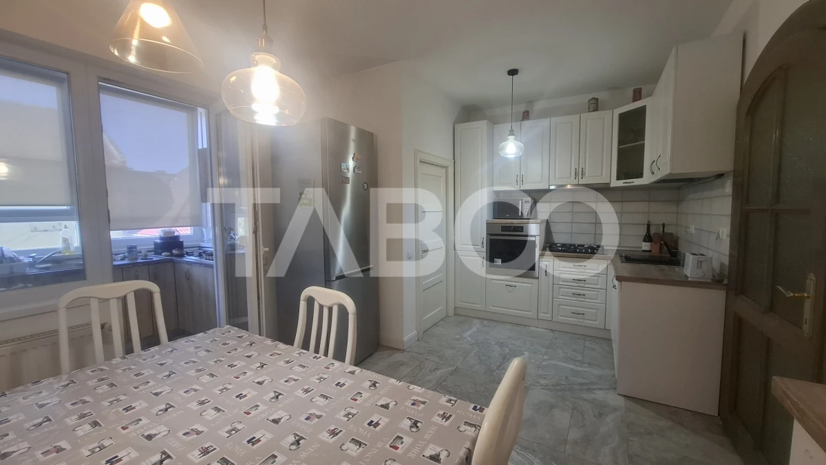 Apartament 4 camere 155 mp 2 balcoane garaj inchis Central Sibiu - 7