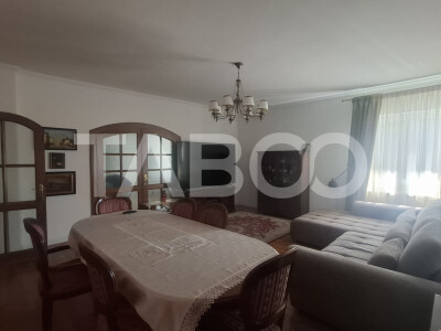 Apartament 4 camere 155 mp 2 balcoane garaj inchis Central Sibiu