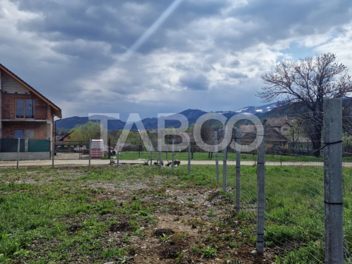 Teren intravilan cu utilitati 464 mp front 27 ml pentru casa Talmaciu - 5