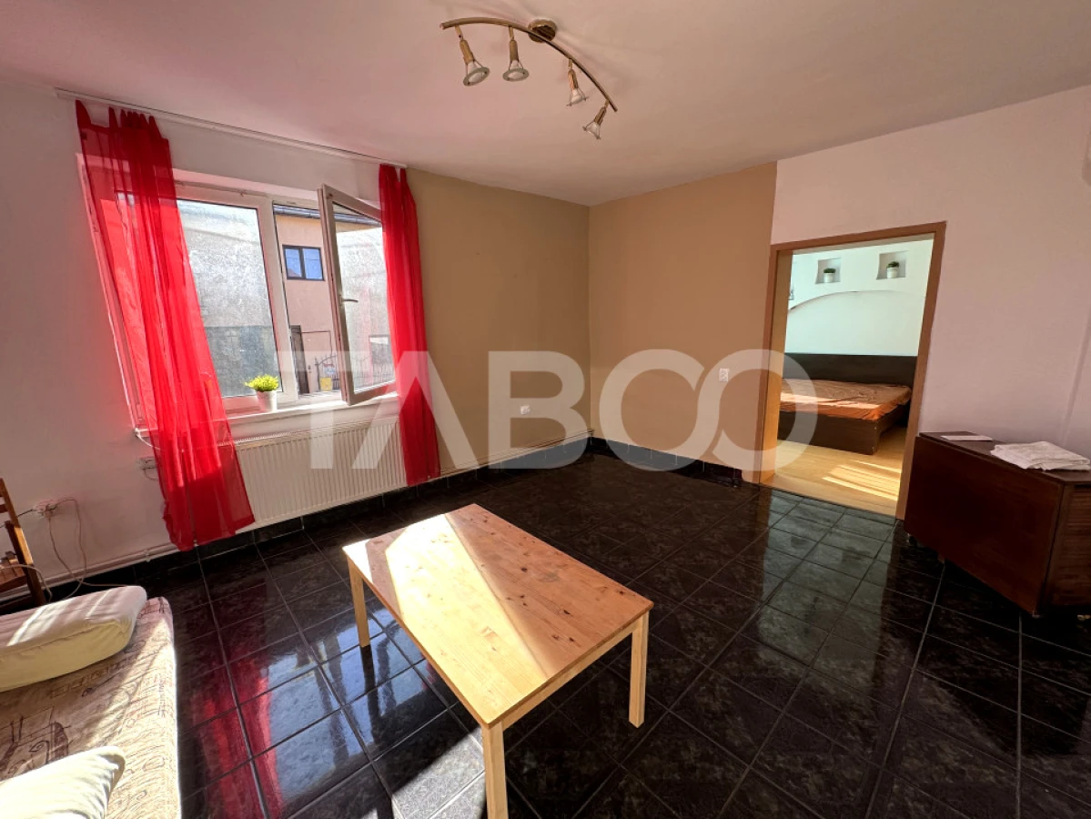 Casa de inchiriat cu 5 camere 2 bai curte pet friendly Lazaret Sibiu - 1