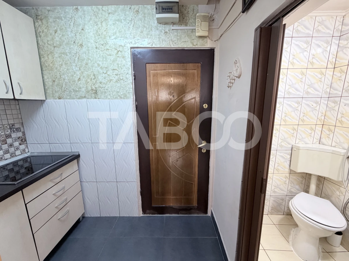 Garsoniera mobilata si utilata la etaj 2 zona Broscarie Sibiu - 5