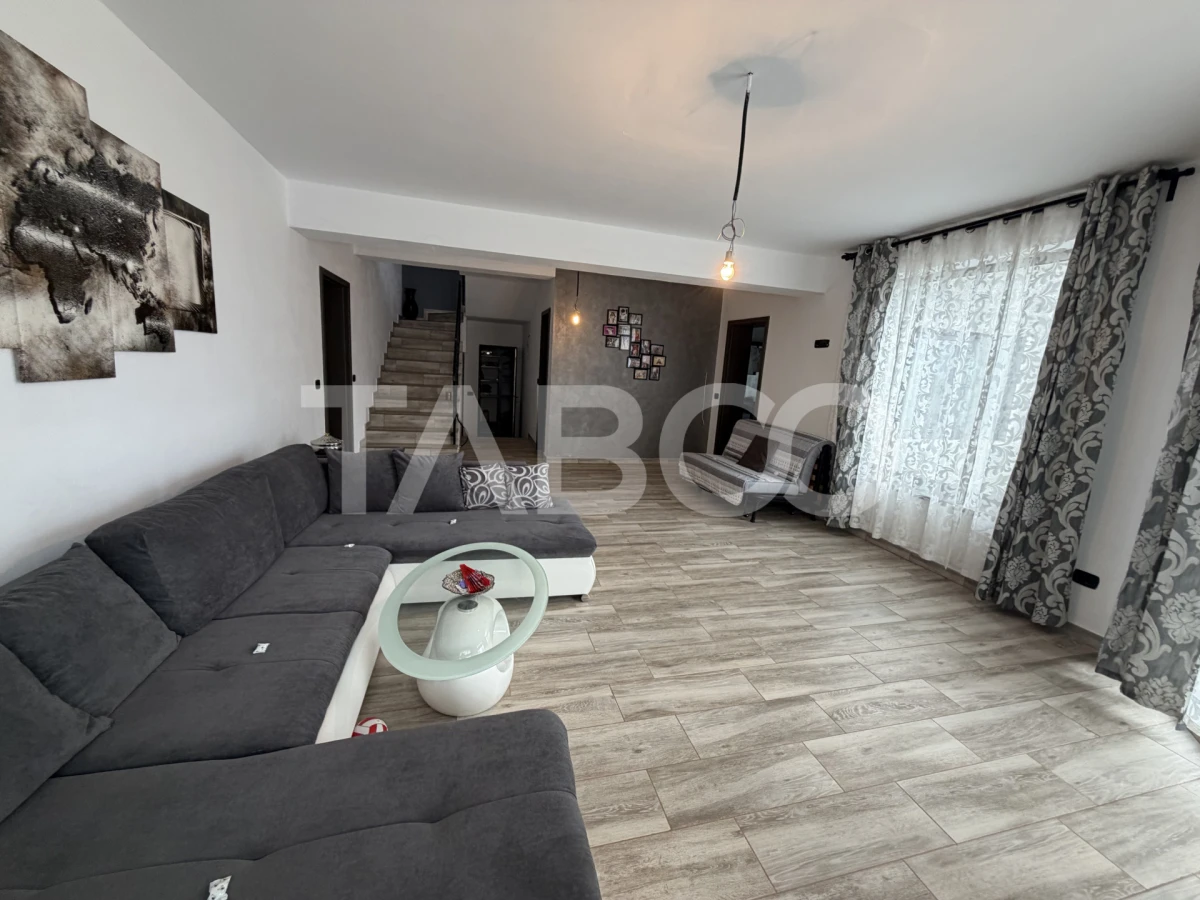 Casa individuala 5 camere 3 bai garaj 497 m teren liber Sat Sercaia - 8