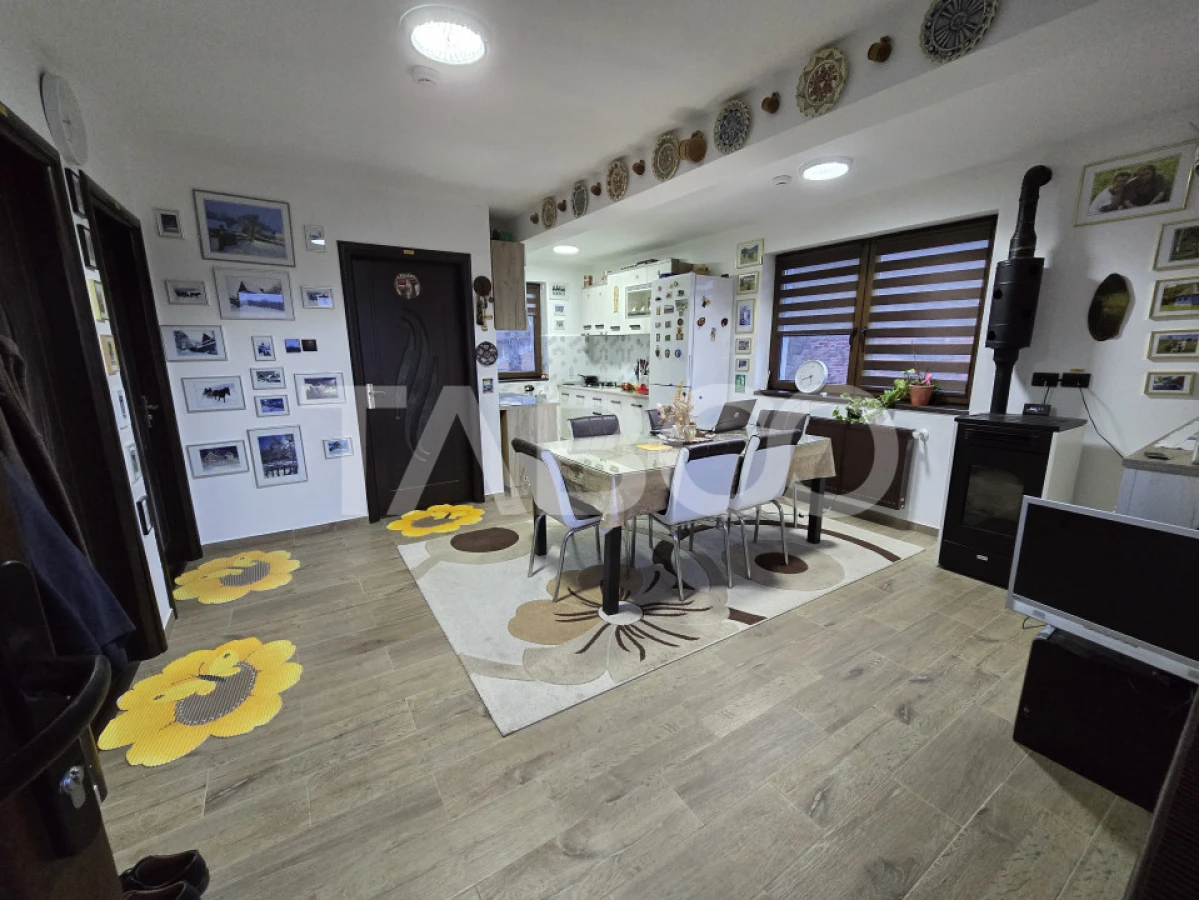 Casa de vacanta - pensiune 96 mp teren de 875 mp in Rasinari Sibiu - 2