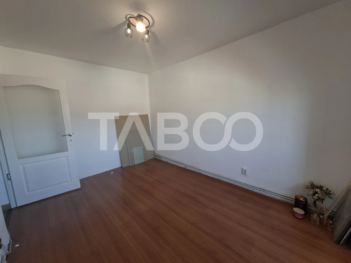 Apartament decomandat de vanzare 2 camere Strand etaj 4 acoperis - 5