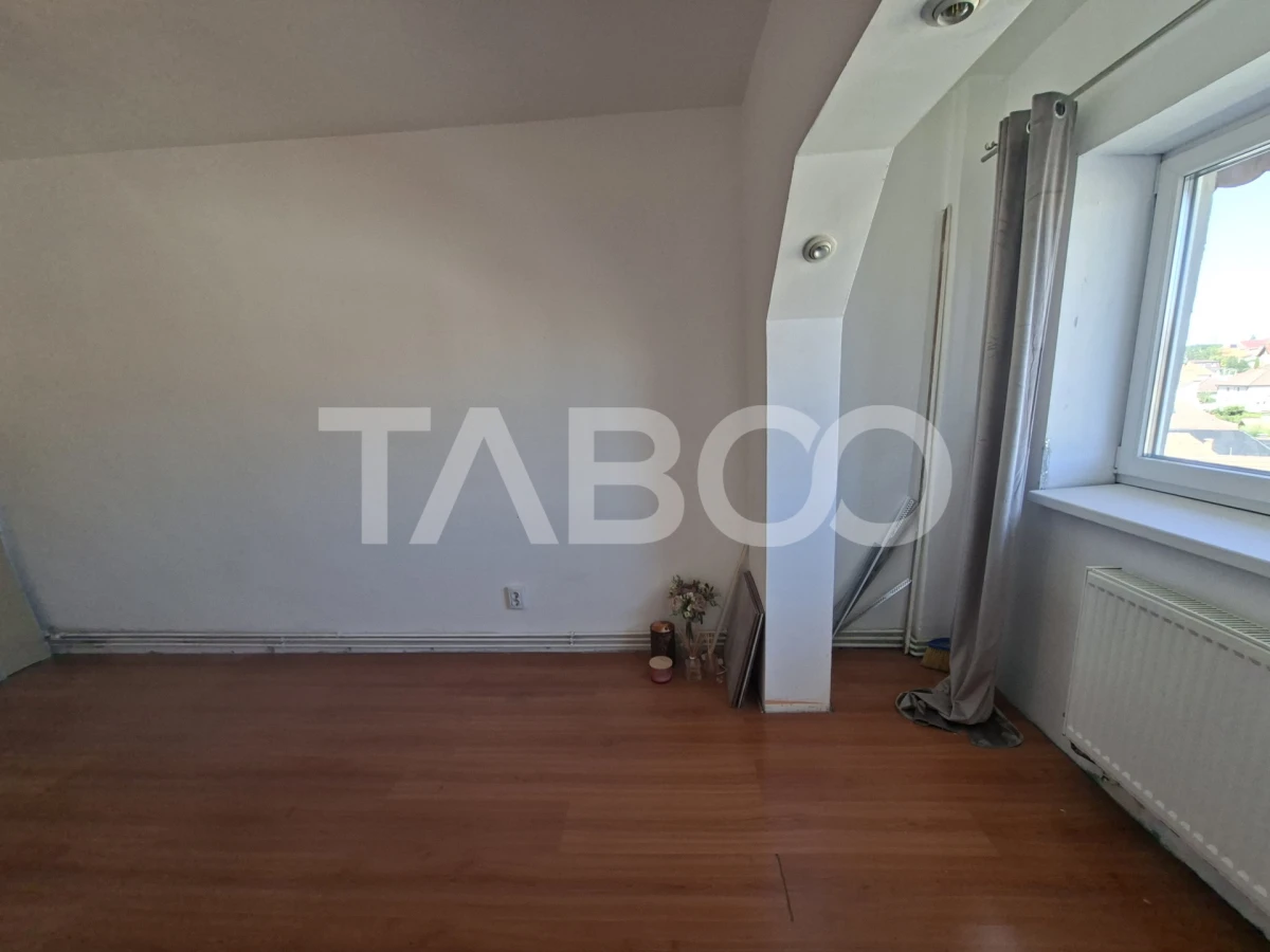 Apartament decomandat de vanzare 2 camere Strand etaj 4 acoperis - 4