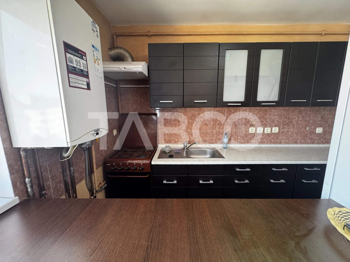 COMISION 0 - Apartament decomandat 4 camere 90 mpu Vasile Aaron Sibiu - 9