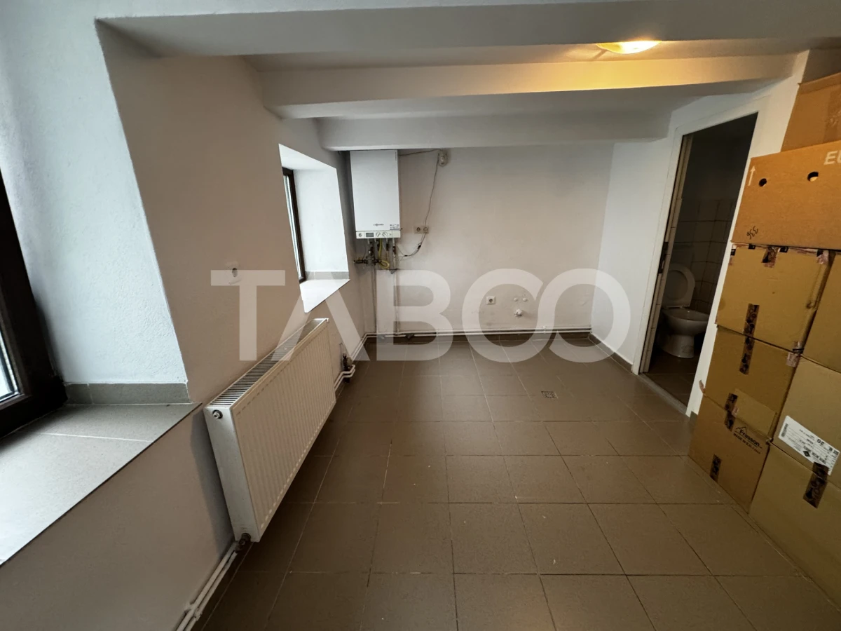 Spatiu comercial 4 camere 84 mpu doua intrari la strada Orasul de Jos - 5