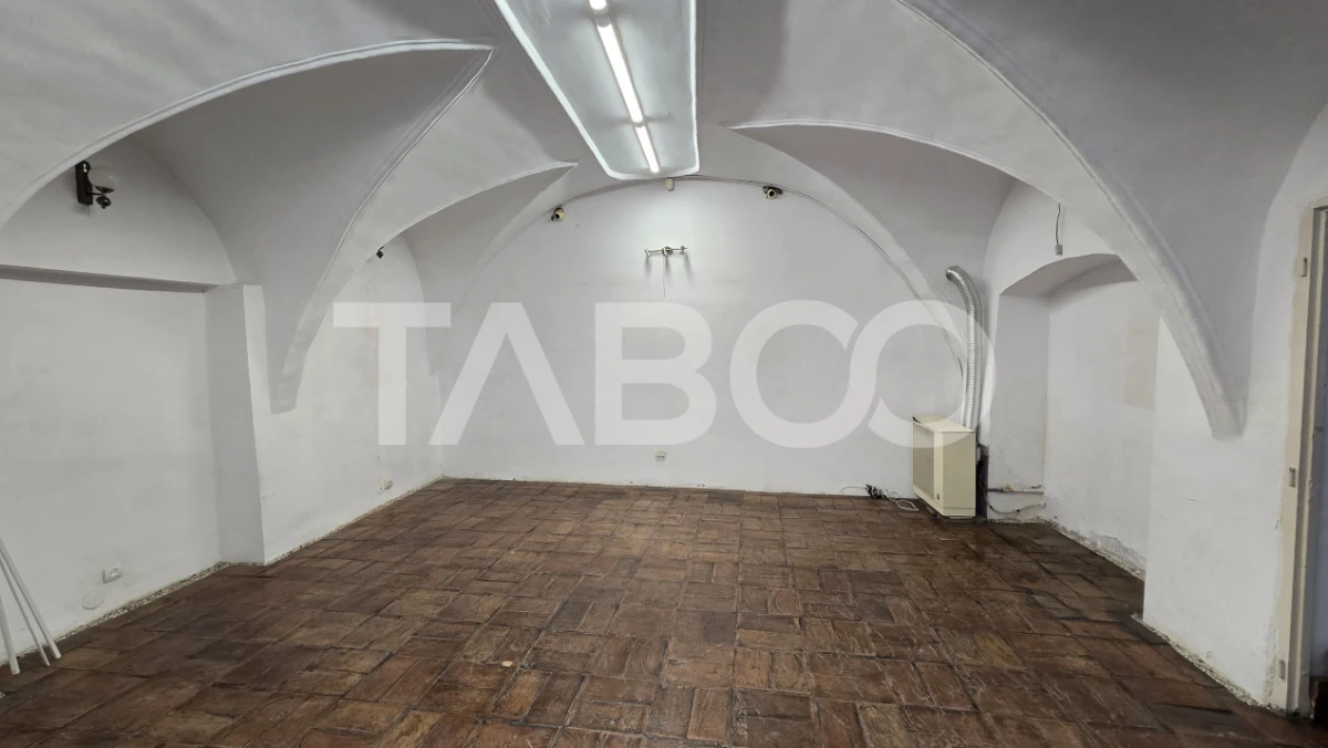Spatiu comercial de vanzare in apropiere de Podul Minciunilor - 4