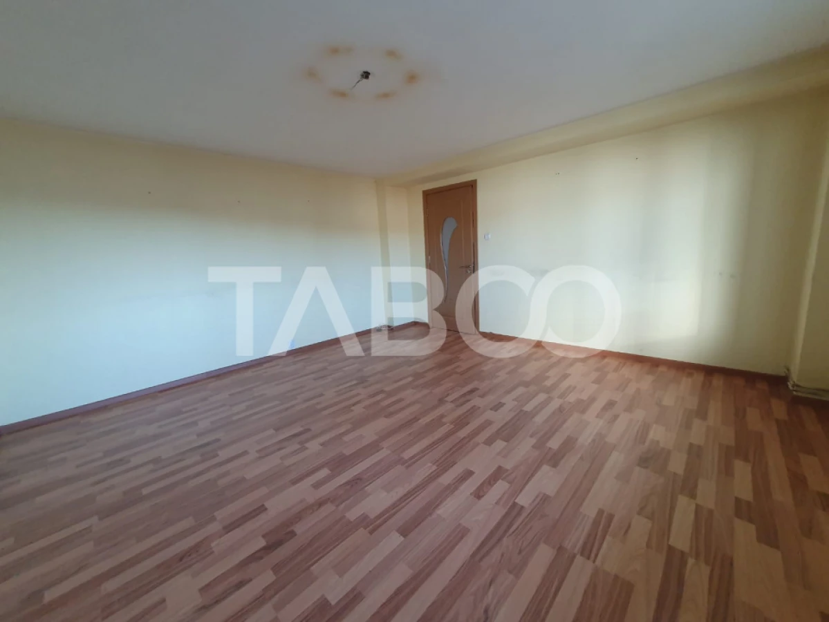 Apartament 3 camere decomandat 80 mp + 2 balcoane zona Teiului - 2