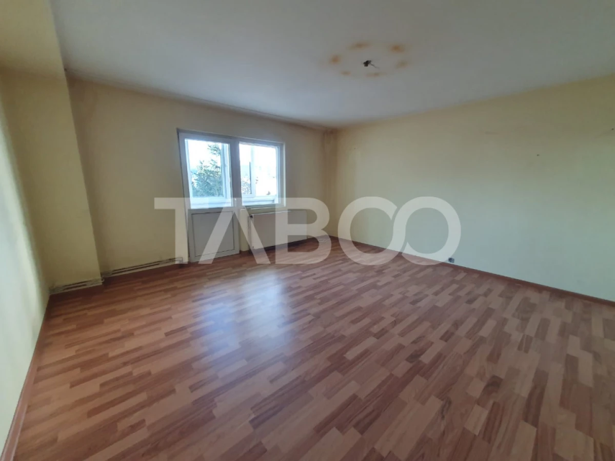 Apartament 3 camere decomandat 80 mp + 2 balcoane zona Teiului - 1