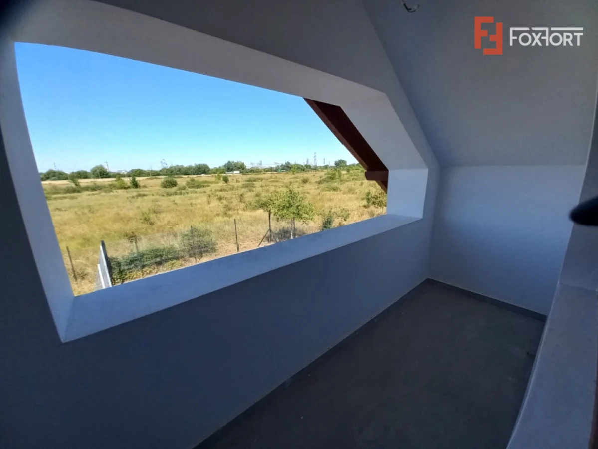 Duplex cu 4 camere, teren individual de 259 mp si terasa de 20 mp, in Plopi - 10