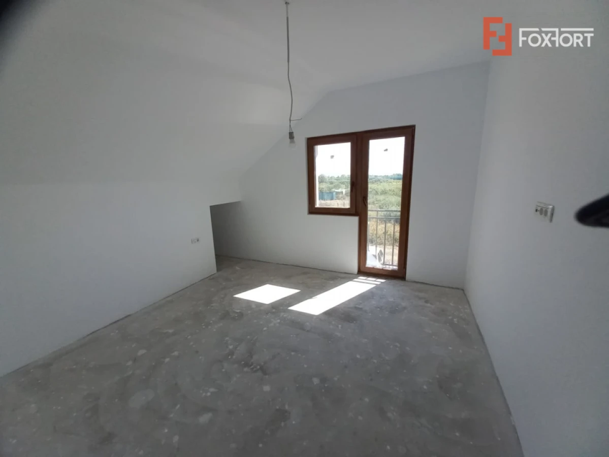 Duplex cu 4 camere, teren individual de 259 mp si terasa de 20 mp, in Plopi - 5