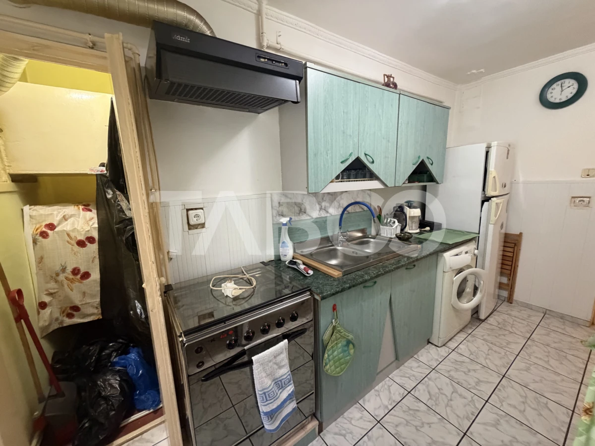 Apartament decomandat 2 camere parter boxa la subsol zona 1 Decembrie - 6