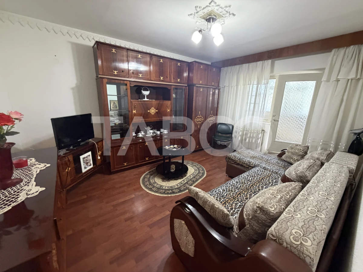 Apartament decomandat 2 camere parter boxa la subsol zona 1 Decembrie - 3