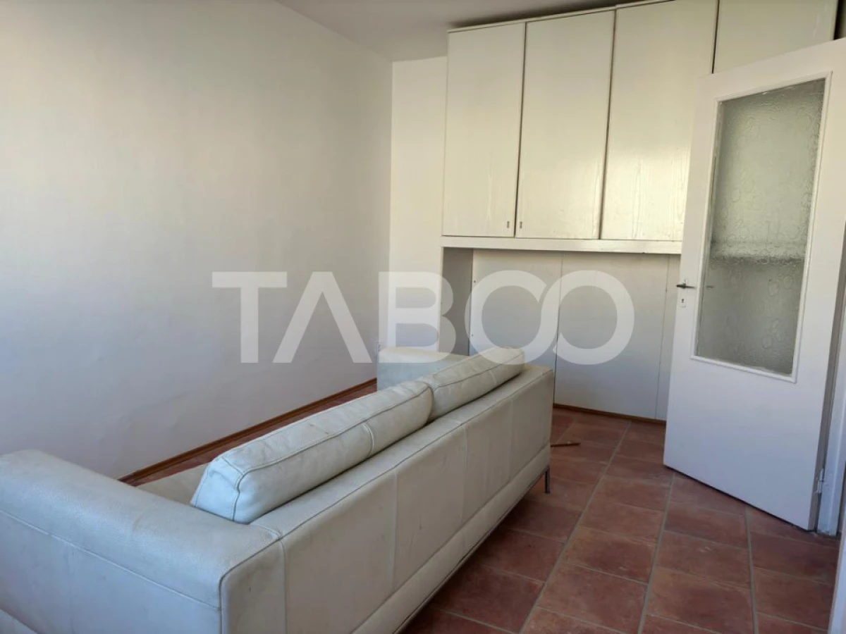 Apartament semidecomandat 2 camere etaj 3 zona Garii Fagaras - 3