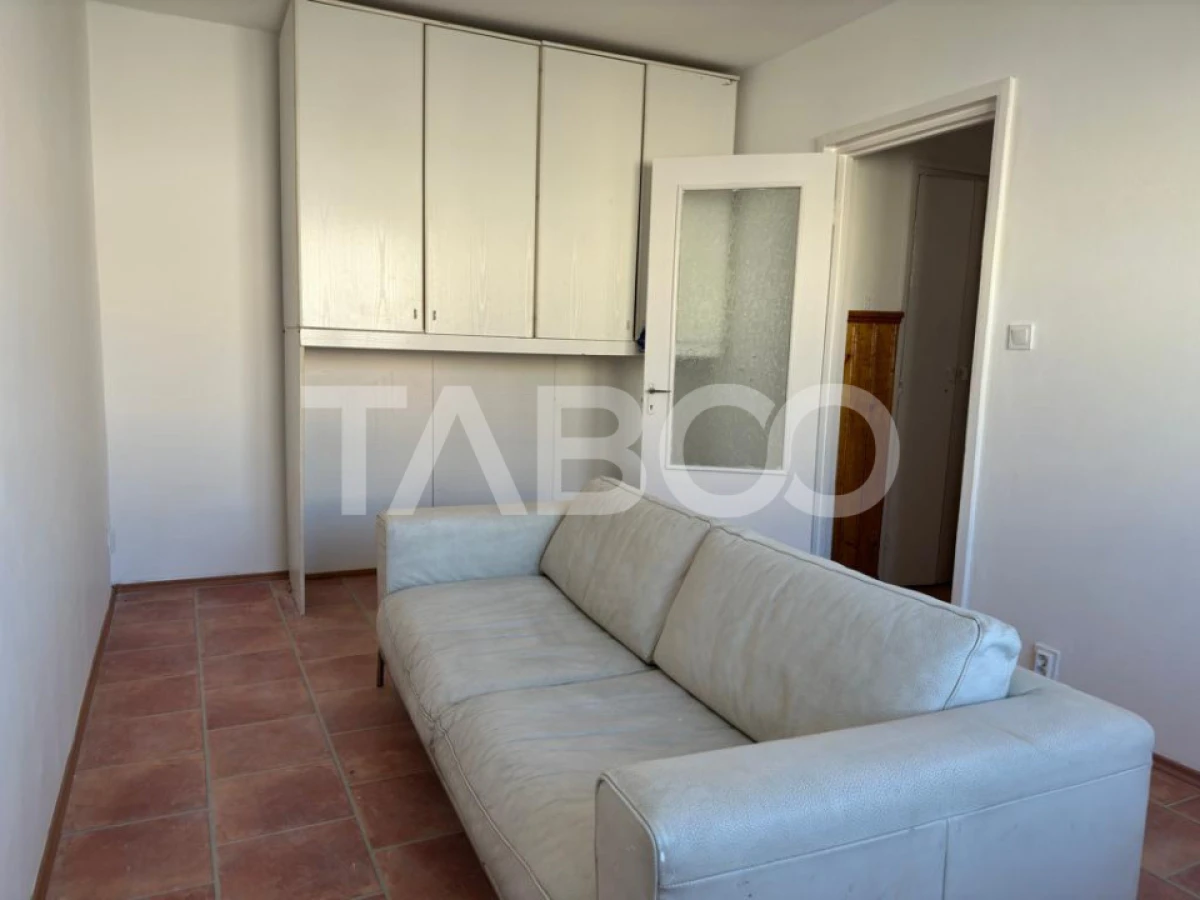 Apartament semidecomandat 2 camere etaj 3 zona Garii Fagaras - 2
