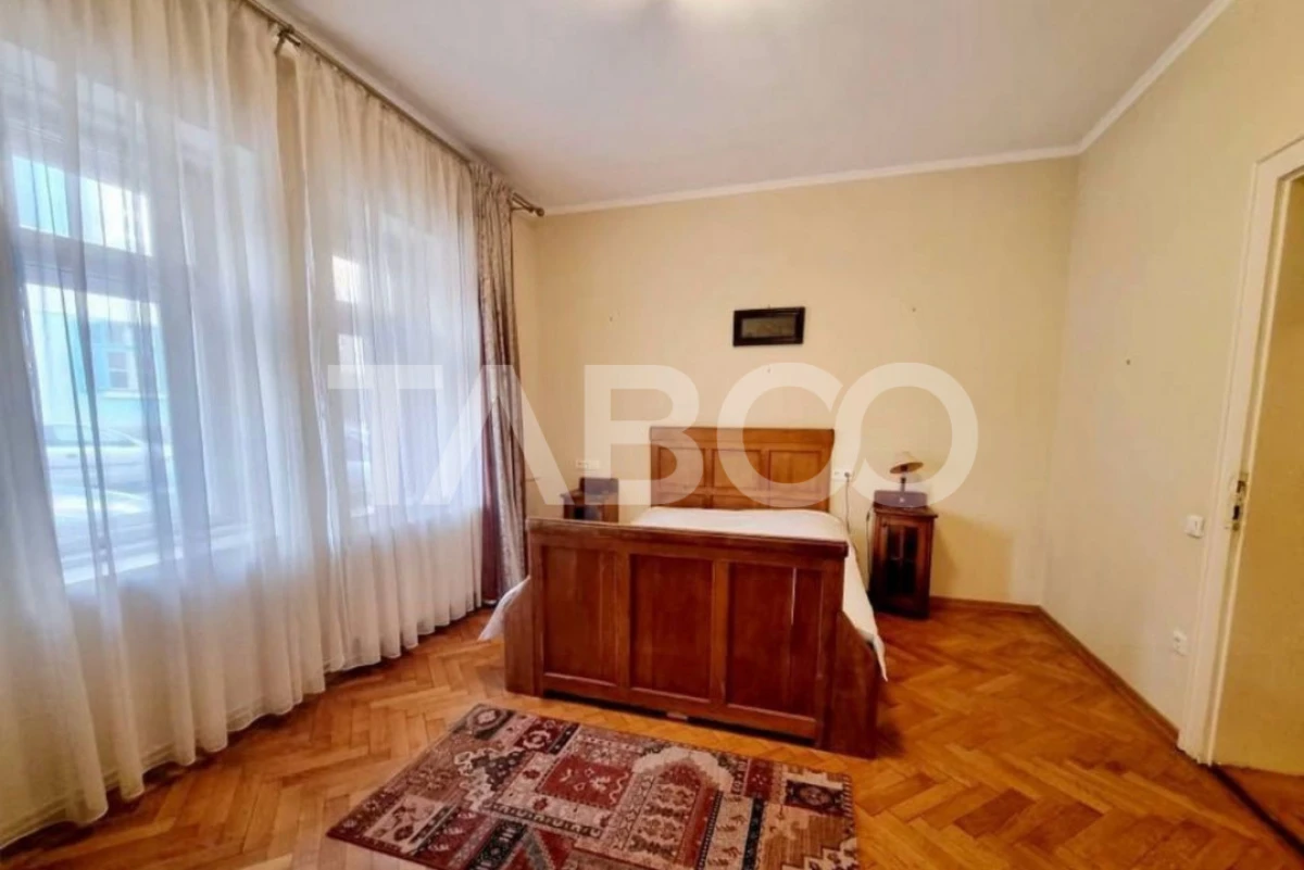 Apartament de vanzare 2 camere 2 bai 2 pivnite Sibiu Centrul Istoric - 1