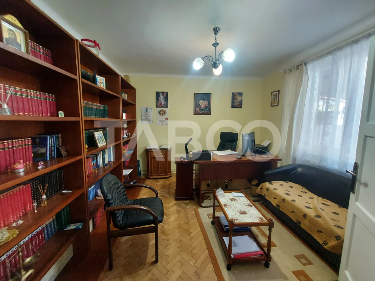 Casa de vanzare teren 950 mp deschidere 21 m in zona Calea Poplacii - 4