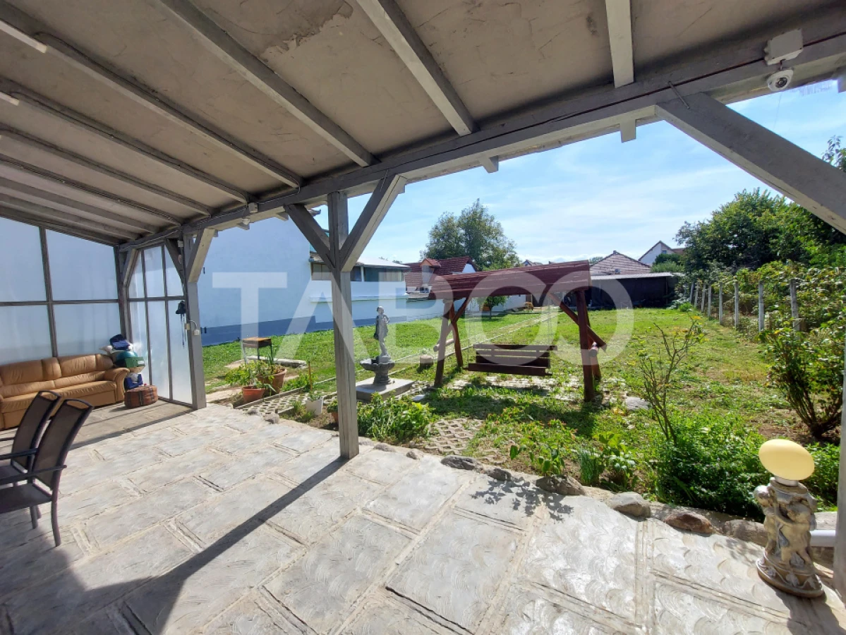Casa de vanzare teren 950 mp deschidere 21 m in zona Calea Poplacii - 2