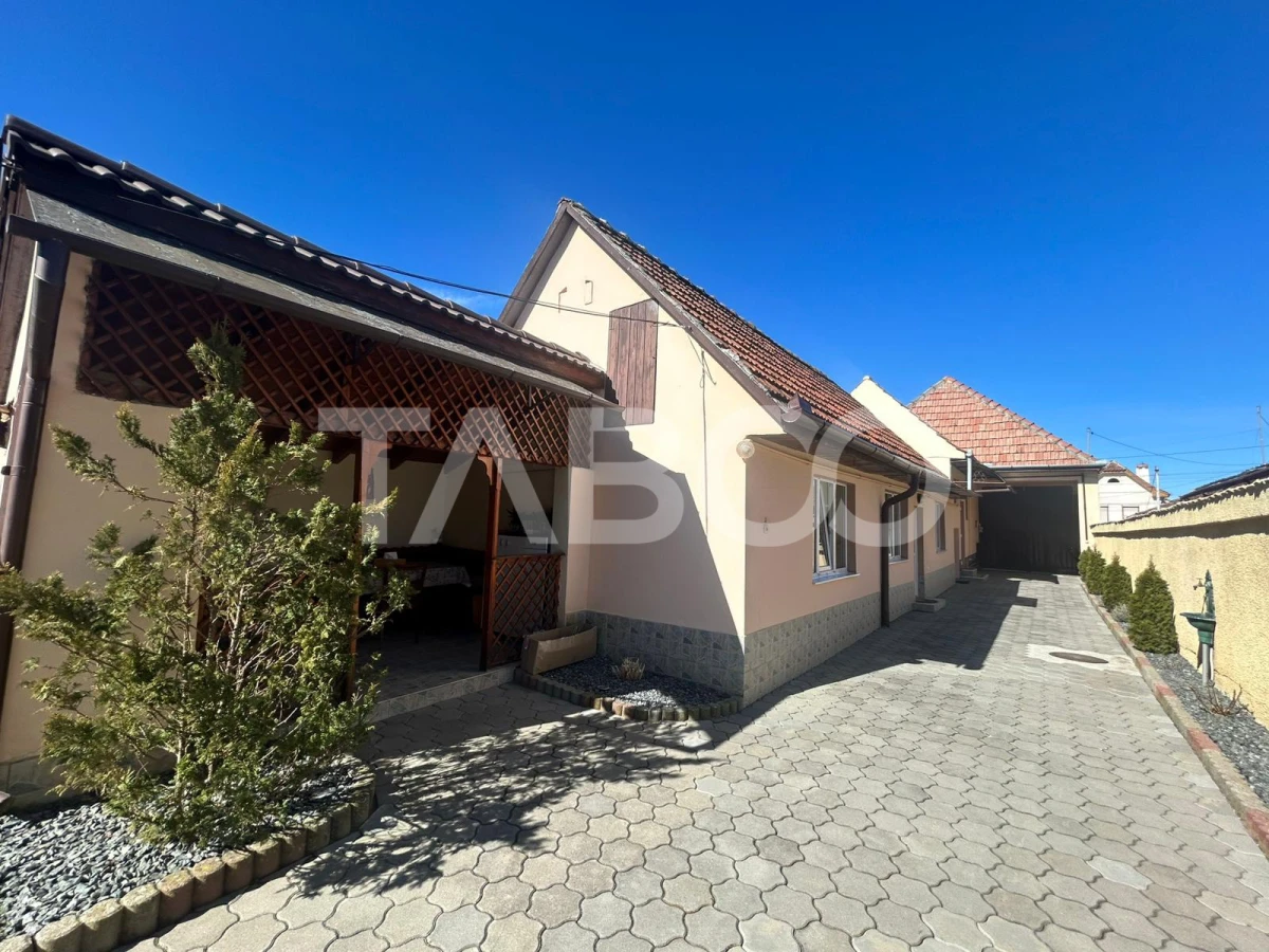 Casa individuala de vanzare mobilata si utilata cu teren de 867 mp - 1