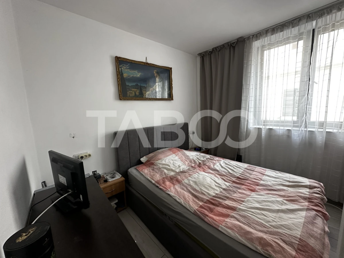 Apartament de vanzare 2 camere decomandate si pivnita in Orasul de Jos - 2