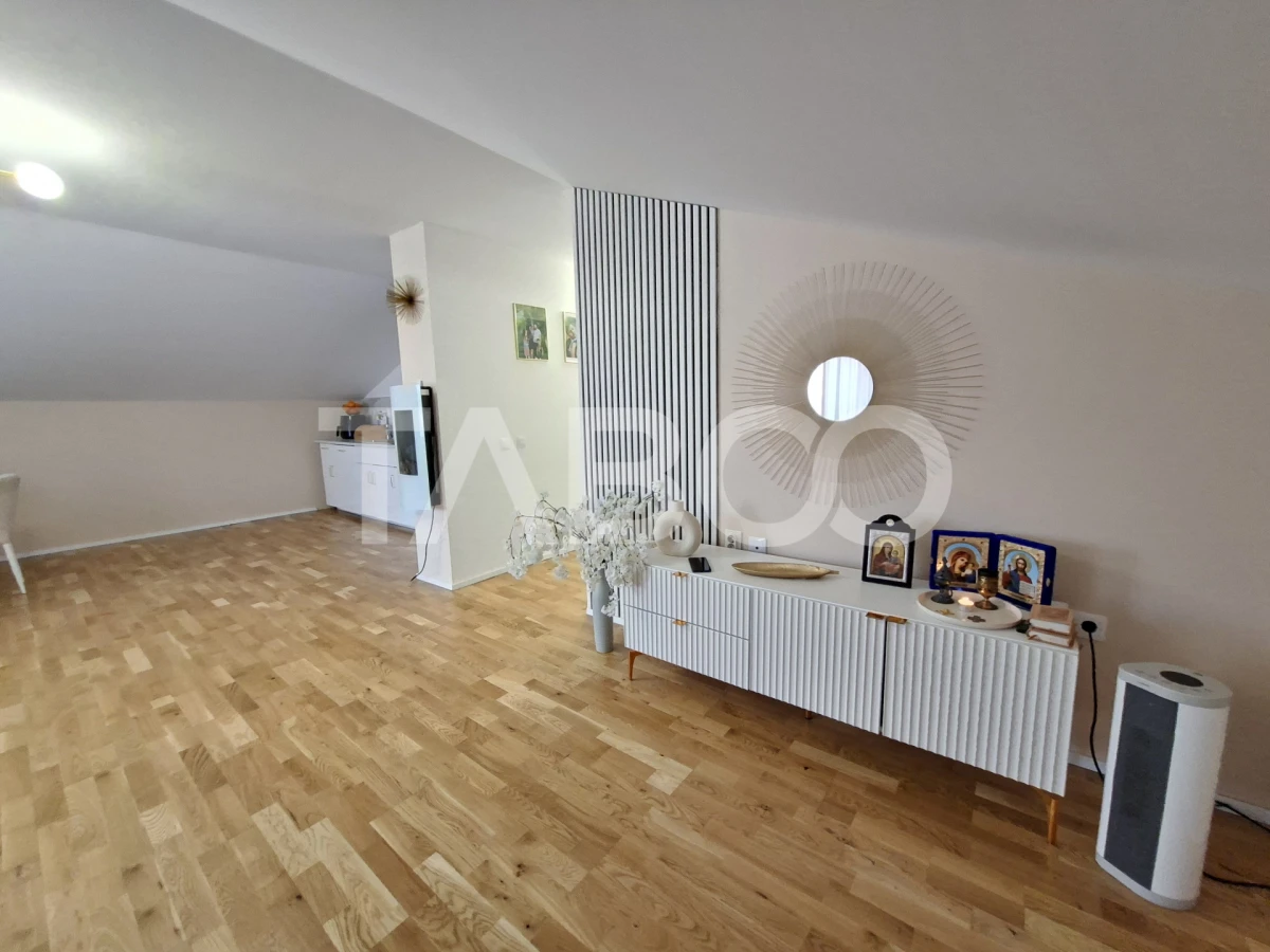 Casa de locuit + spatiu comercial de vanzare in Cisnadie - 2