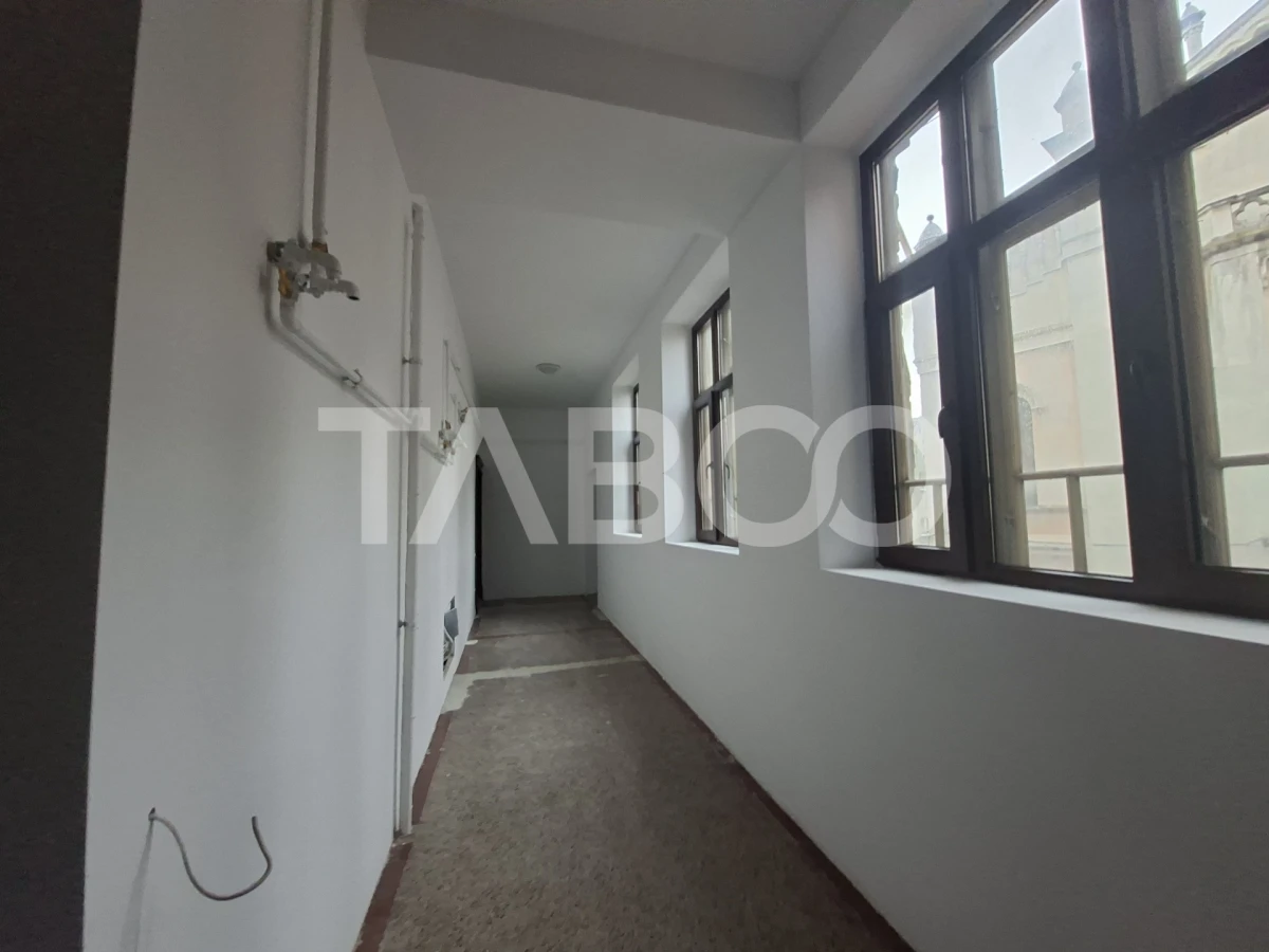 Apartament de vanzare 3 camere 3 bai zona centrala - predare la ALB - 10