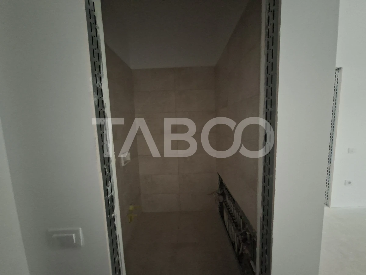 Apartament de vanzare 3 camere 3 bai zona centrala - predare la ALB - 7