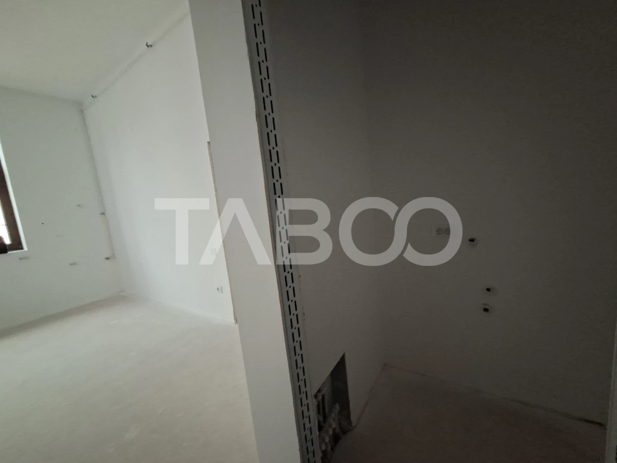 Apartament de vanzare 3 camere 3 bai zona centrala - predare la ALB - 6