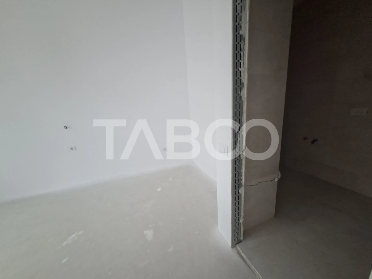 Apartament de vanzare 3 camere 3 bai zona centrala - predare la ALB - 5