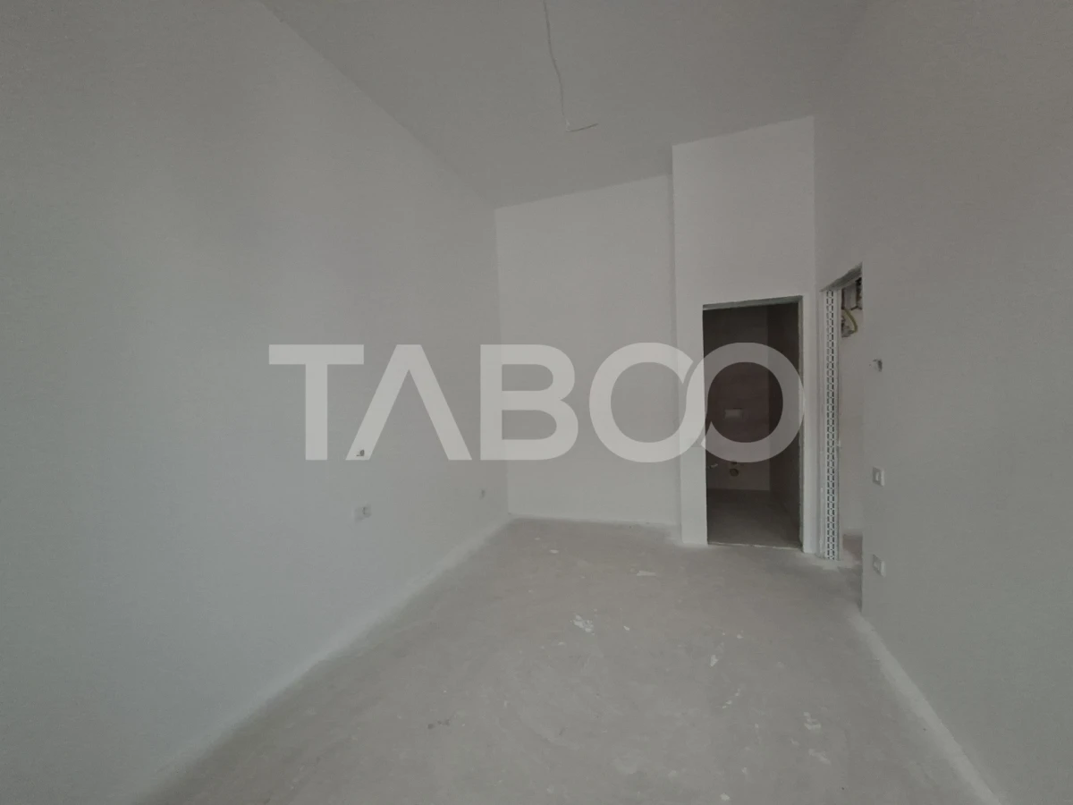 Apartament de vanzare 3 camere 3 bai zona centrala - predare la ALB - 4