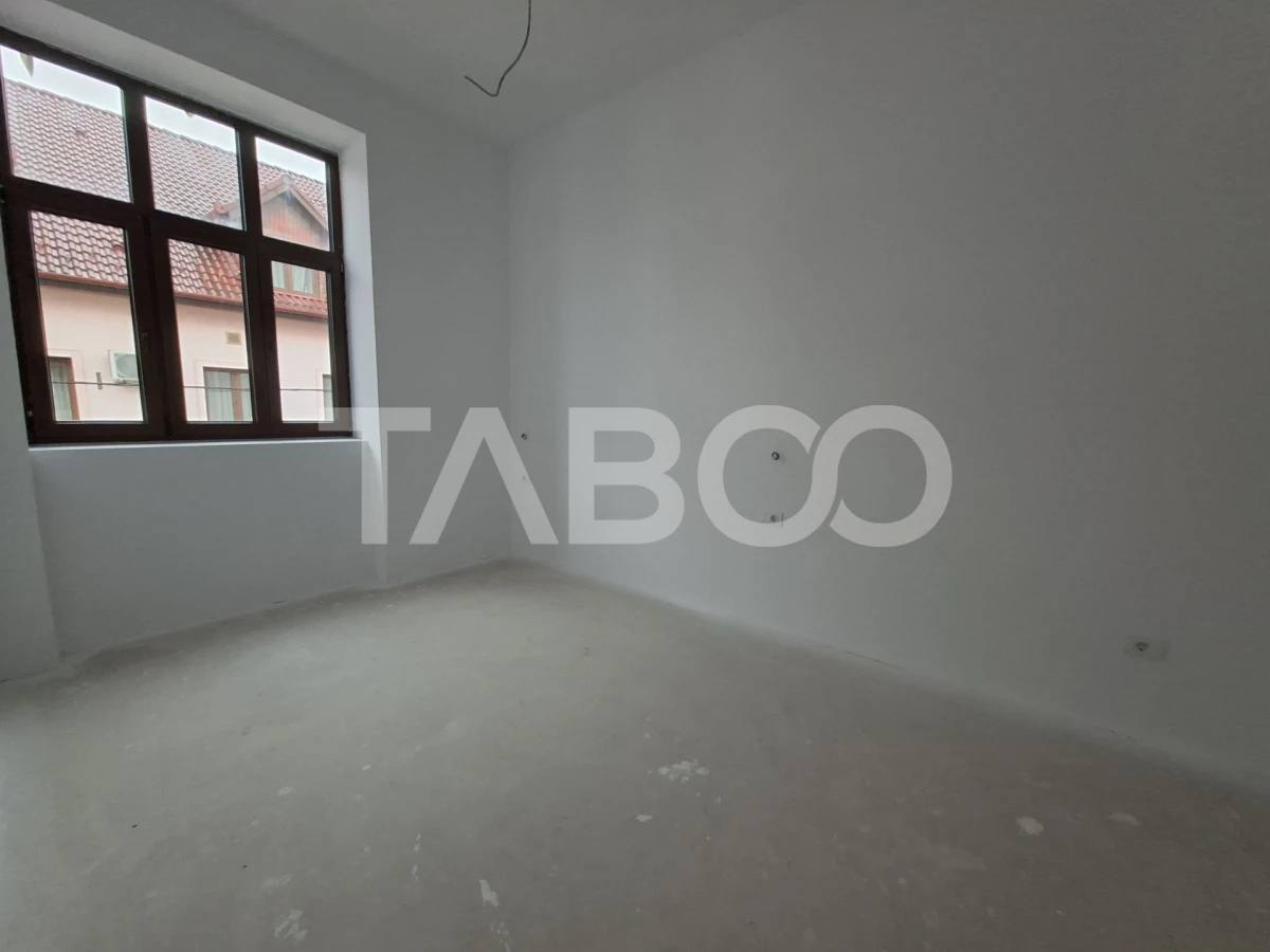 Apartament de vanzare 3 camere 3 bai zona centrala - predare la ALB - 2