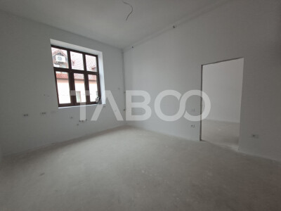Apartament de vanzare 3 camere 3 bai zona centrala - predare la ALB