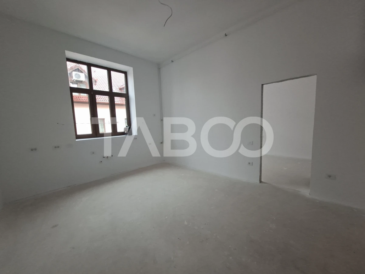Apartament de vanzare 3 camere 3 bai zona centrala - predare la ALB - 1
