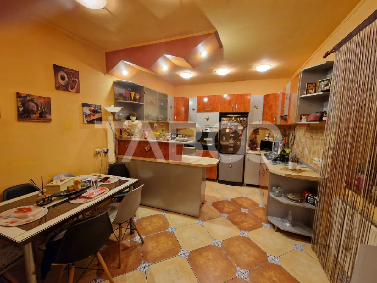 Apartament 89 mpu 4 camere 2 bai loc parcare si pivnita central Sibiu - 3
