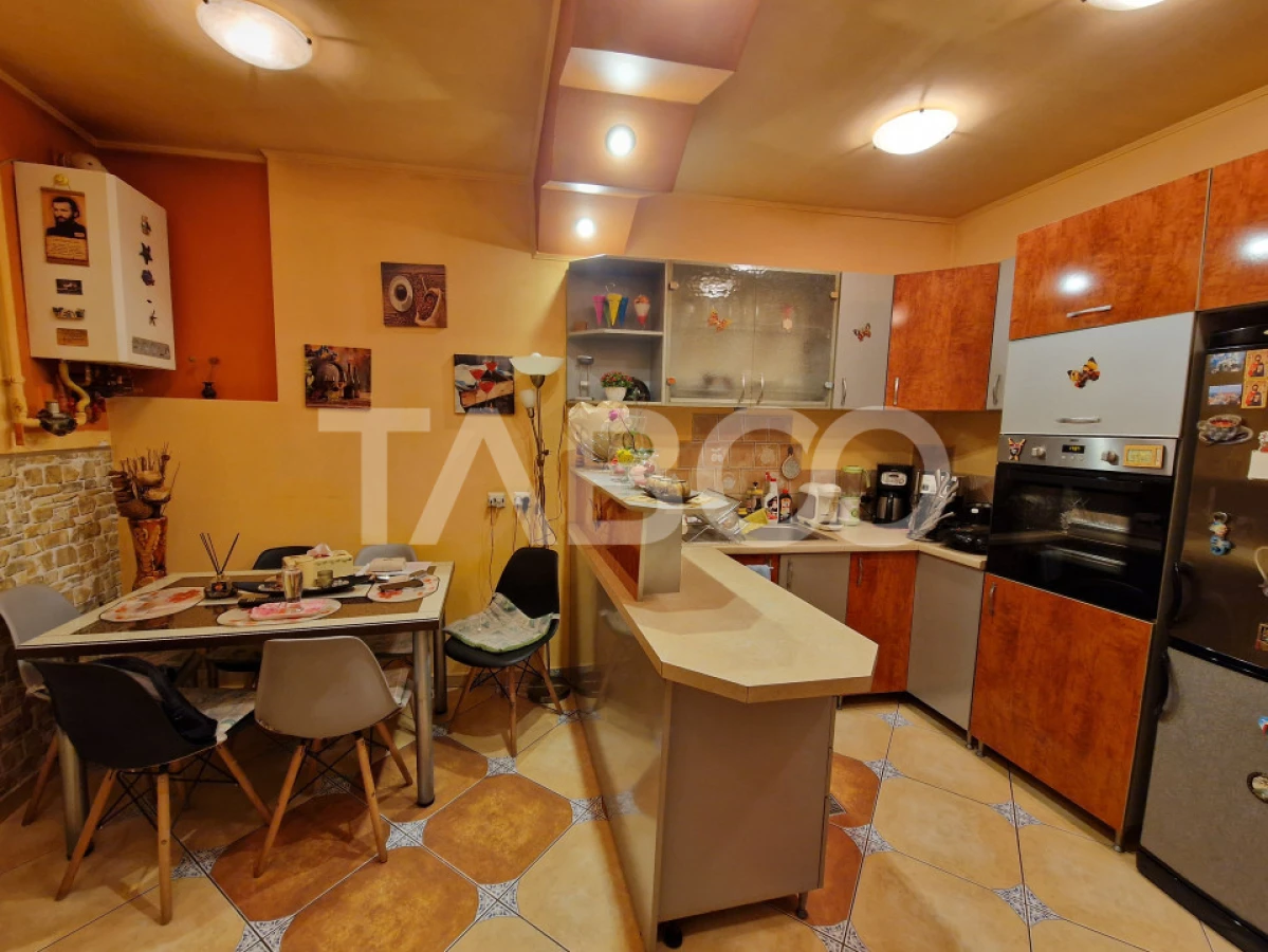 Apartament 89 mpu 4 camere 2 bai loc parcare si pivnita central Sibiu - 2