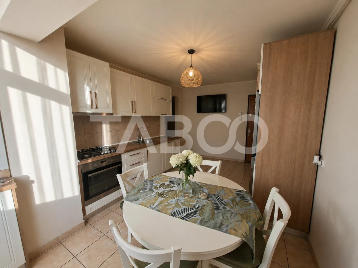 Apartament decomandat de vanzare 3 camere pivnita Vasile Aaron - 2