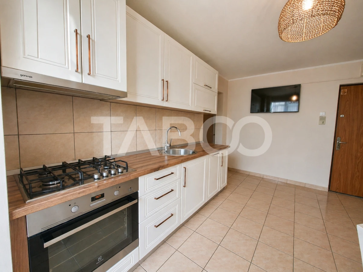 Apartament decomandat de vanzare 3 camere pivnita Vasile Aaron - 1