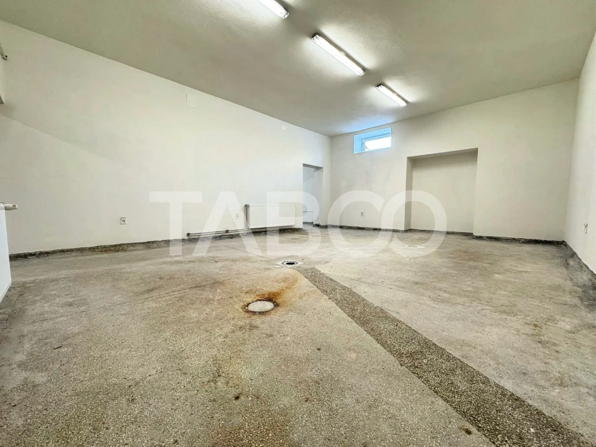 De inchiriat fabrica de productie cu birouri si parcari in Sibiu - 1