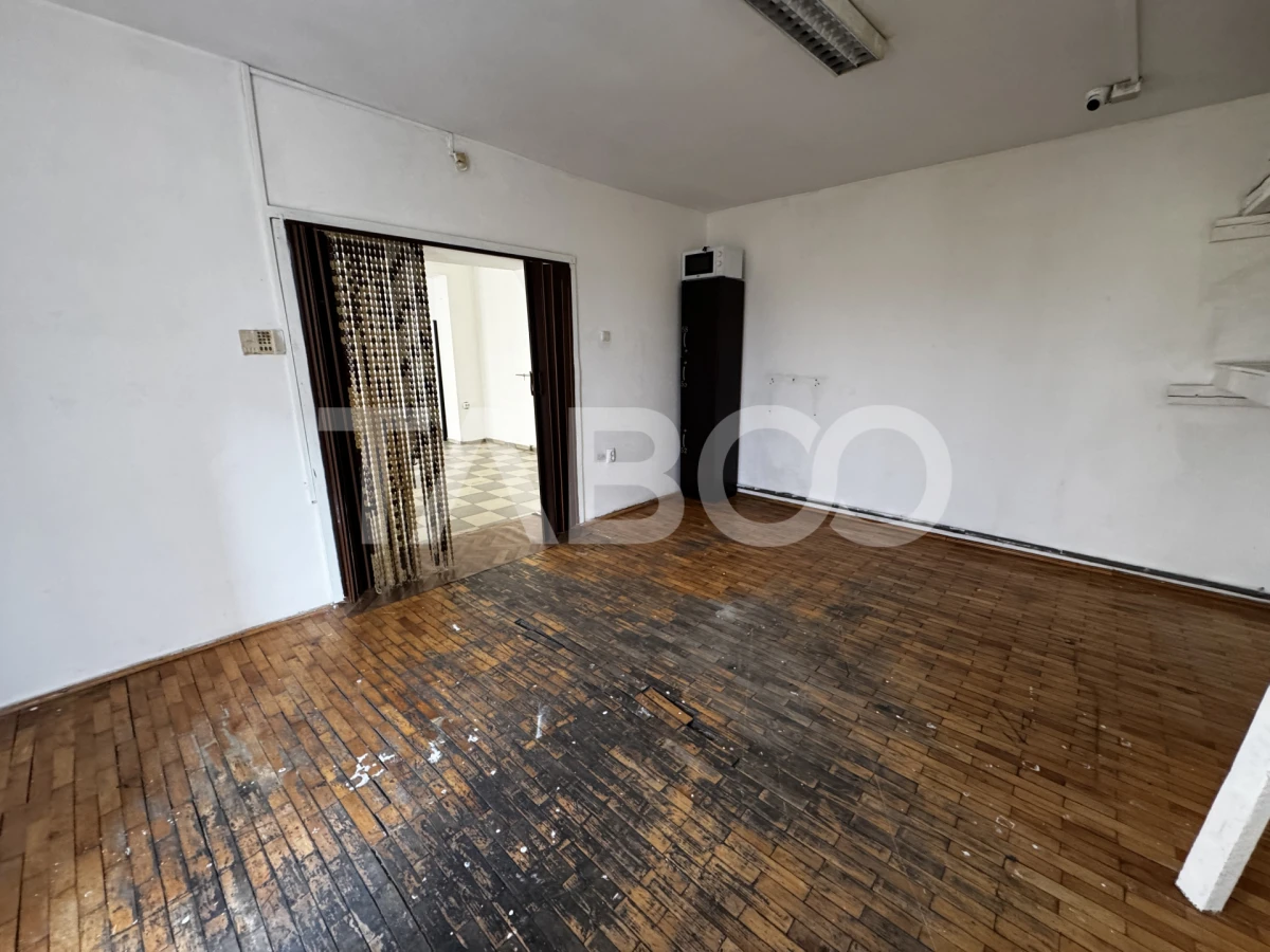 Spatiu comercial cu 2 camere 70 mpu vedere la strada Cristian Sibiu - 3