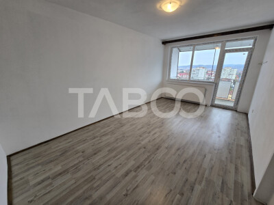 Apartament decomandat de vanzare cu 3 camere balcon zona Mihai Viteazu